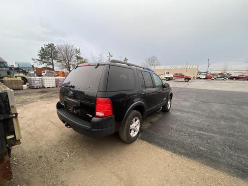 2005 Ford Explorer XLS