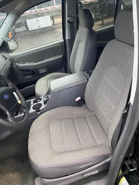 2005 Ford Explorer XLS