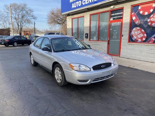 Silver Frost Clearcoat Metallic 2006 Ford Taurus SE