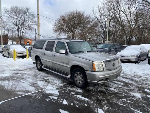 2005 Cadillac Escalade Base