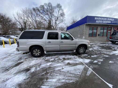 2005 Cadillac Escalade Base