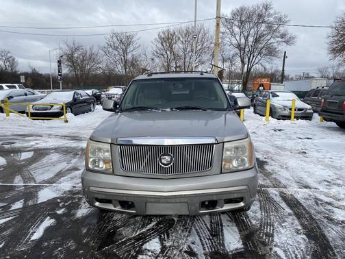 2005 Cadillac Escalade Base