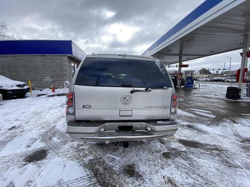 2005 Cadillac Escalade Base