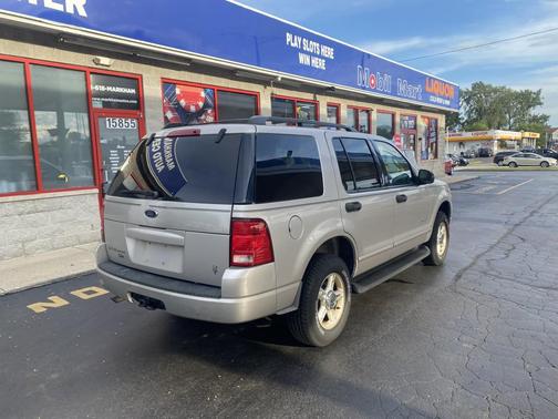 2004 Ford Explorer XLT