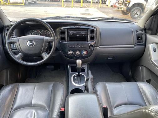 2005 Mazda Tribute s