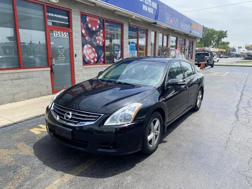 Black 2010 Nissan Altima S