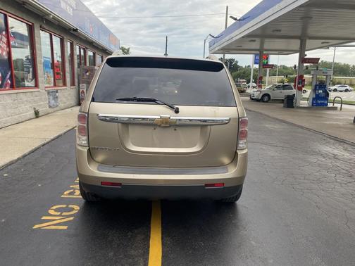 Gold 2008 Chevrolet Equinox LT