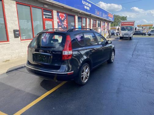 Black 2010 Hyundai ELANTRA SE