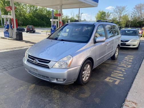 Silver 2006 Kia Sedona LX