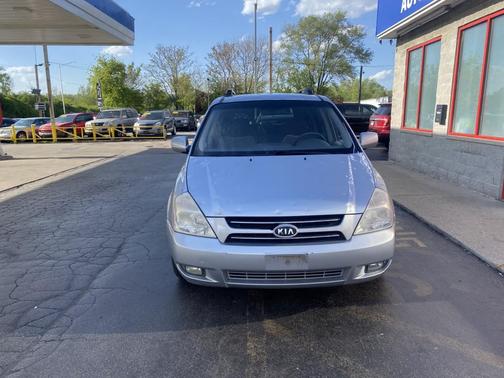 Silver 2006 Kia Sedona LX