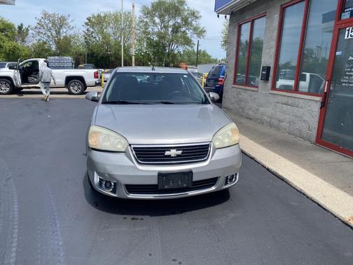 Silver 2007 Chevrolet Malibu Maxx LTZ
