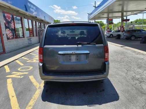 2009 Chrysler Town & Country Touring
