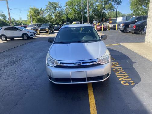 Silver 2010 Ford Focus SE