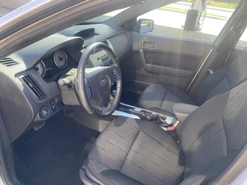 Silver 2010 Ford Focus SE