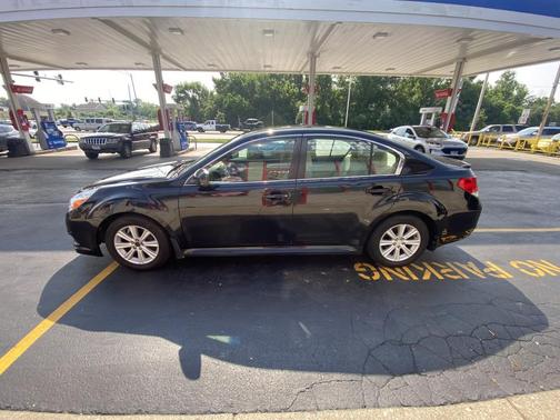 Crystal Black Silica 2010 Subaru Legacy Premium