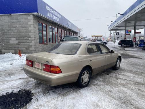 2000 Lexus LS 400 Base