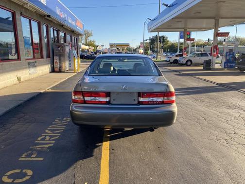 Gray 2001 Lexus ES 300 Base