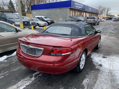 2005 Chrysler Sebring Base