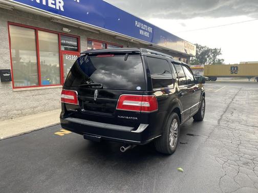 2009 Lincoln Navigator Base