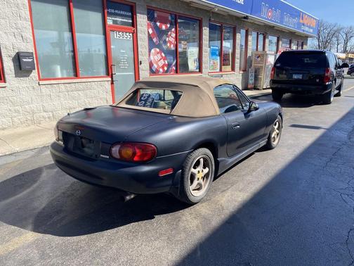 1999 Mazda MX-5 Miata Base