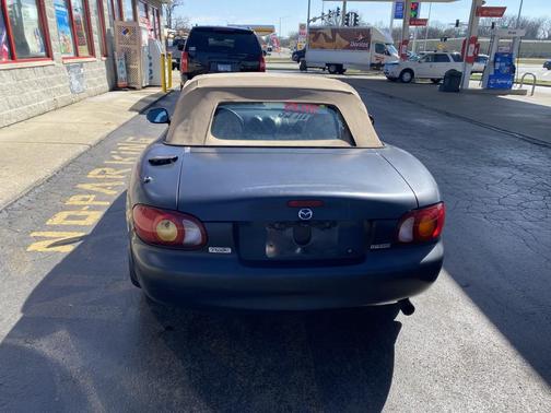 1999 Mazda MX-5 Miata Base