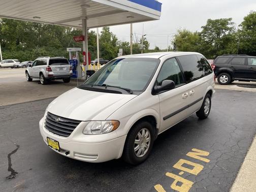 2007 Chrysler Town & Country Base