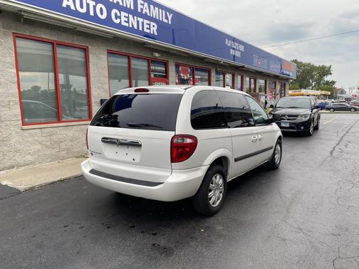 2007 Chrysler Town & Country Base