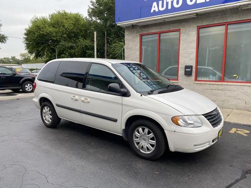2007 Chrysler Town & Country Base