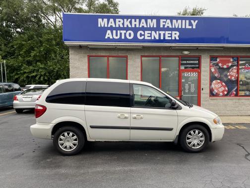 2007 Chrysler Town & Country Base