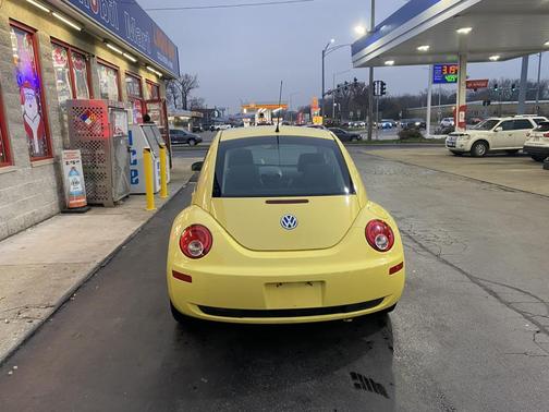 2007 Volkswagen New Beetle Base