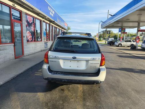 Champagne Gold Opal 2006 Subaru Outback 2.5 i