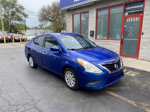 Blue 2015 Nissan Versa 1.6 SV
