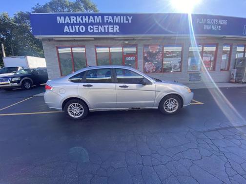 Brilliant Silver Clearcoat Metallic 2009 Ford Focus SE