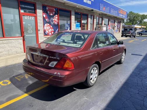 Vintage Red Pearl 2002 Toyota Avalon XL