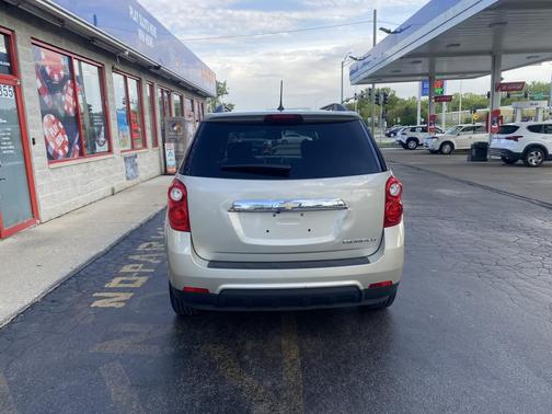 Champagne Silver Metallic 2013 Chevrolet Equinox 1LT