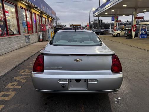 Silver 2006 Chevrolet Monte Carlo LT