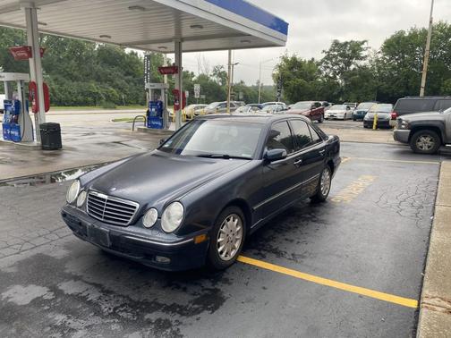 Black 2002 Mercedes-Benz E-Class E320