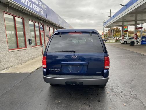 2004 Ford Explorer XLT