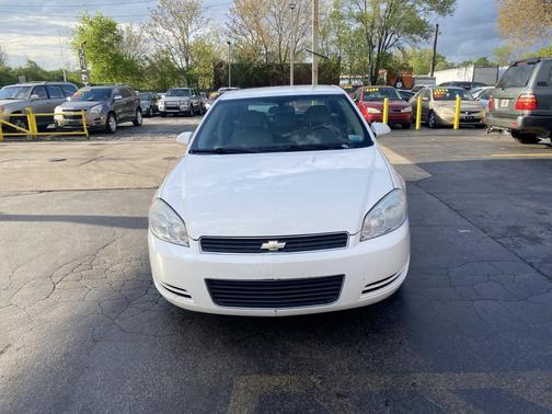 White 2007 Chevrolet Impala LS