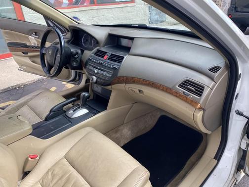 Silver 2000 Lexus LS 400 Base