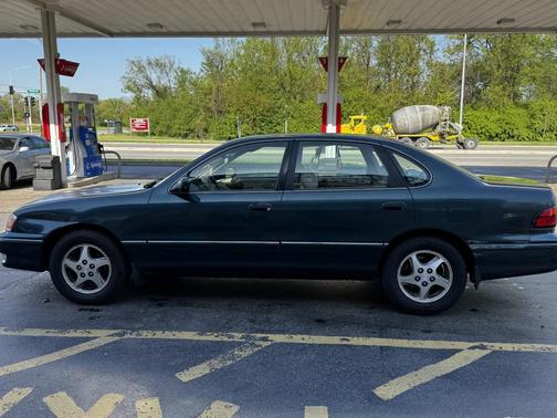 1999 Toyota Avalon XL
