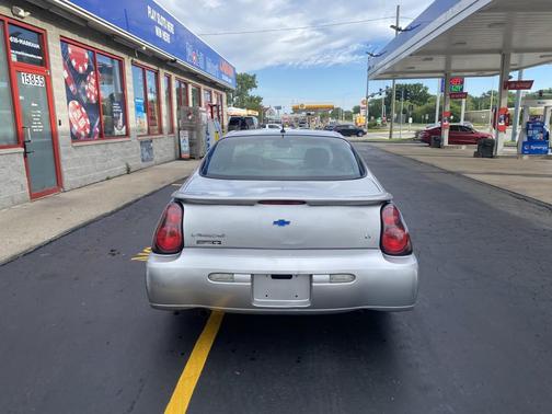 Silverstone Metallic 2005 Chevrolet Monte Carlo LT