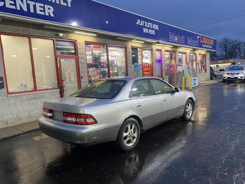 2001 Lexus ES 300 Base