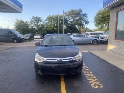 Black 2010 Ford Focus SE