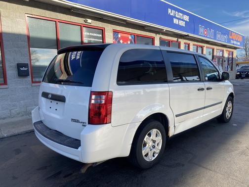 Stone White Clearcoat 2010 Dodge Grand Caravan SE