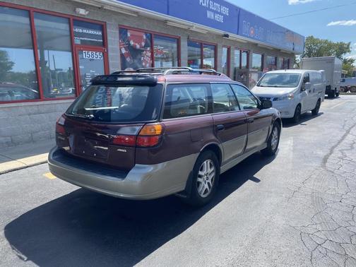 2000 Subaru Outback Base