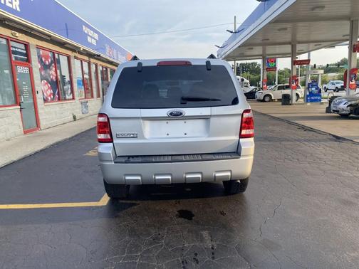 Gray 2009 Ford Escape Limited