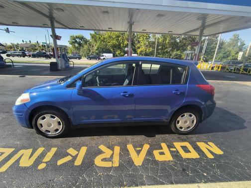 2009 Nissan Versa 1.8 S