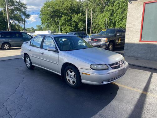 Galaxy Silver Metallic 2002 Chevrolet Malibu Base