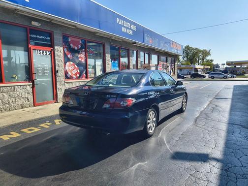 2004 Lexus ES 330 Base